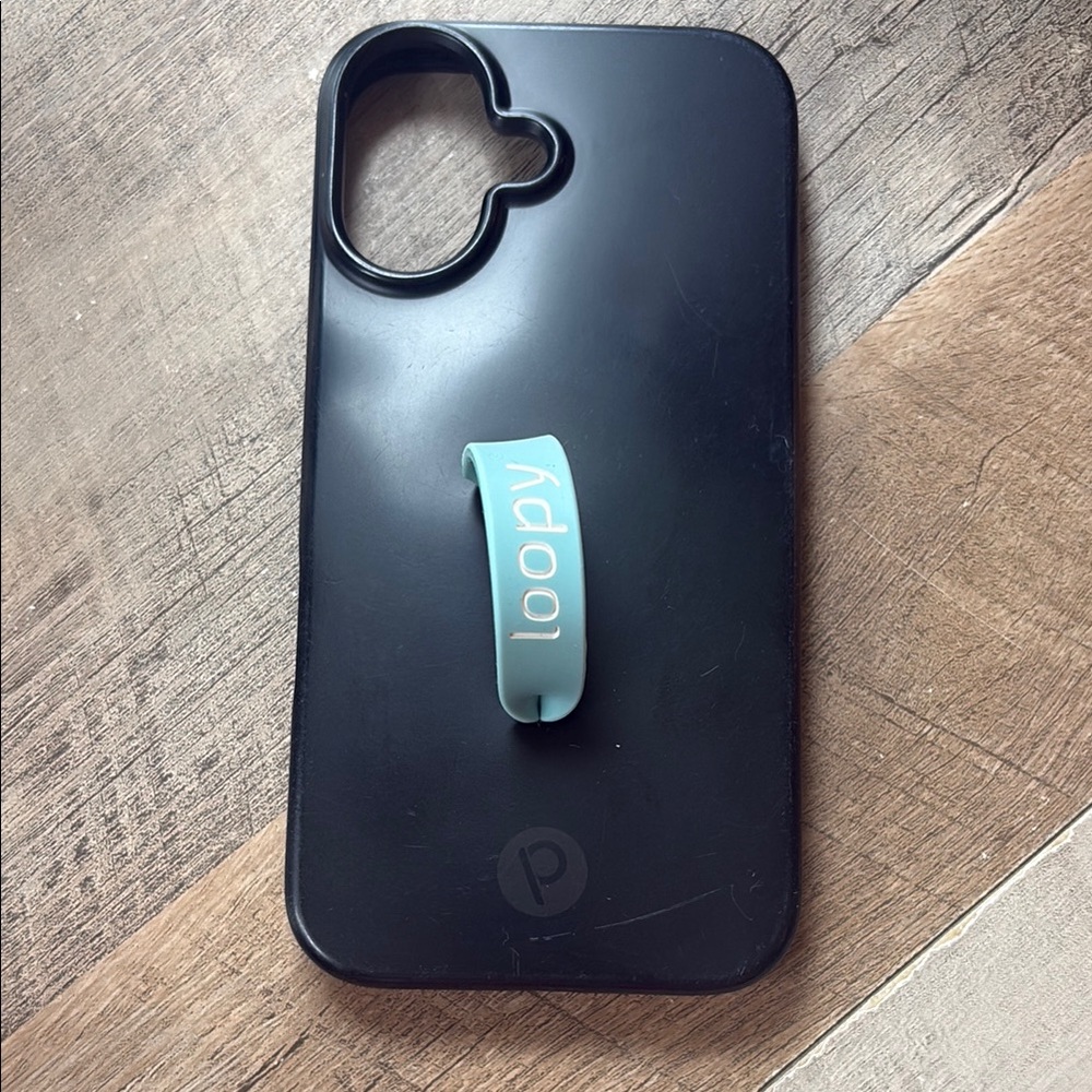 Black iPhone 16 loopy Case with Blue Loop